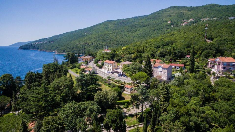 Bed And Breakfast Villa Maria Ловран Экстерьер фото